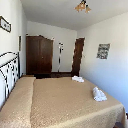 Piso Grande Y Muy Luminoso 산티아고데콤포스텔라